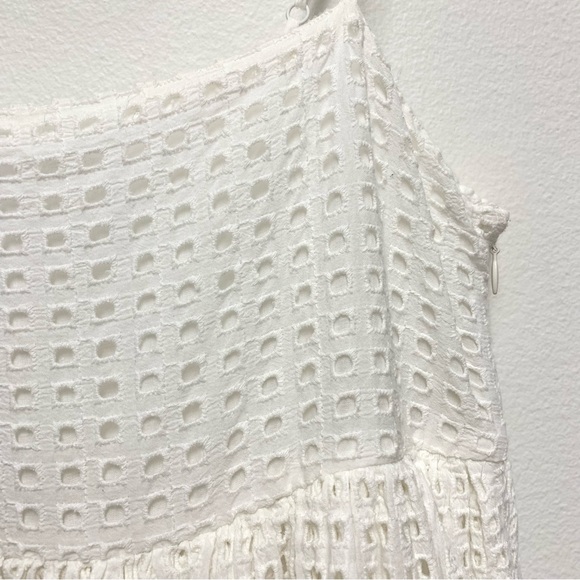 UO Katrina Eyelet Lace Tiered Babydoll Ruffle Mini Dress Size 0 White‎ Sundress - Picture 8 of 13